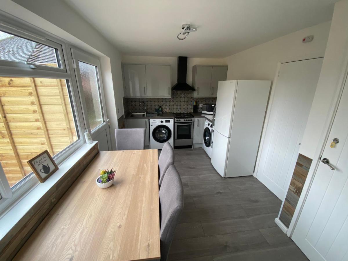 Gatwick Studio Горлі Екстер'єр фото