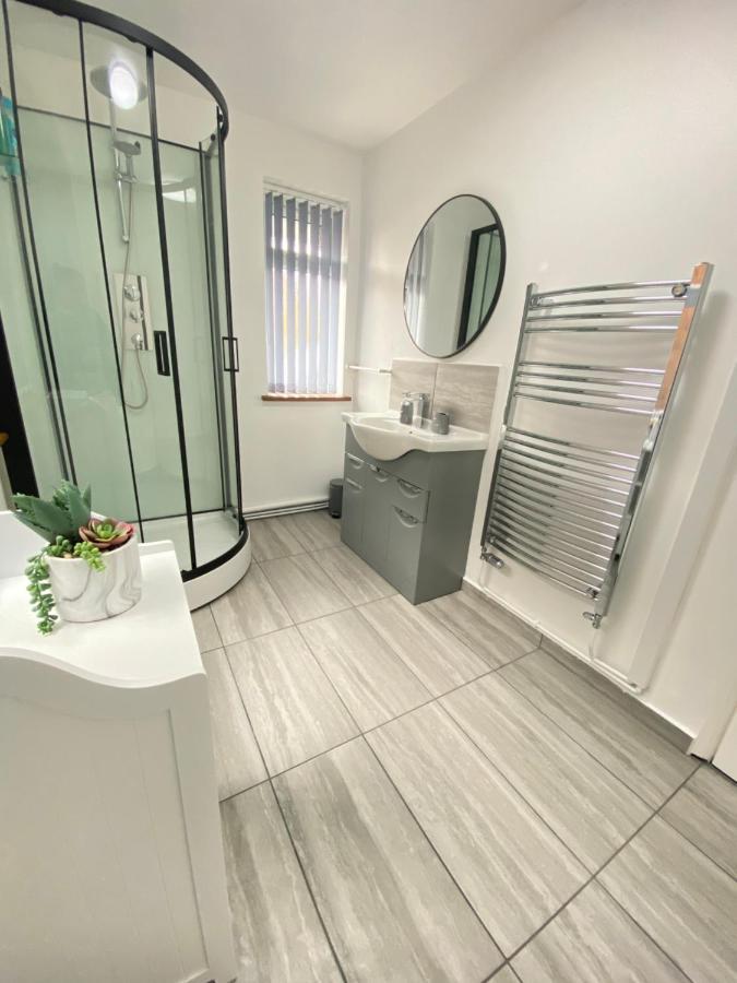 Gatwick Studio Горлі Екстер'єр фото